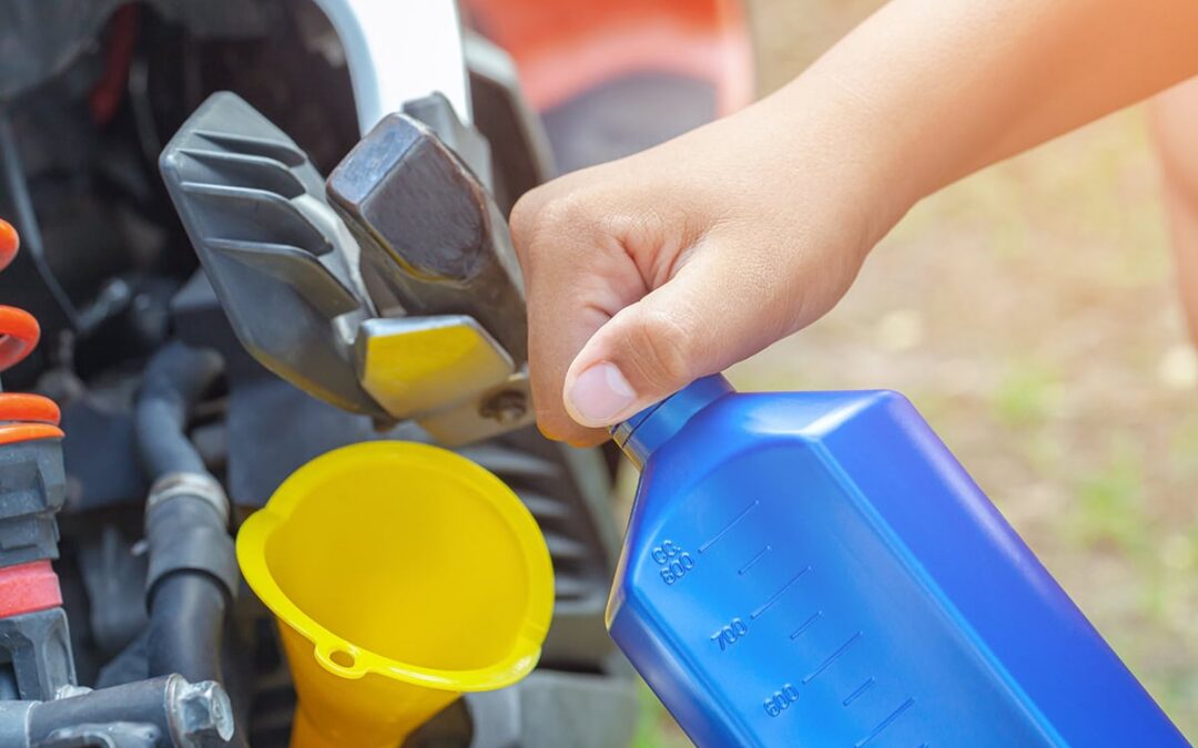 How to Choose the Best Oil for Small Engine Equipment