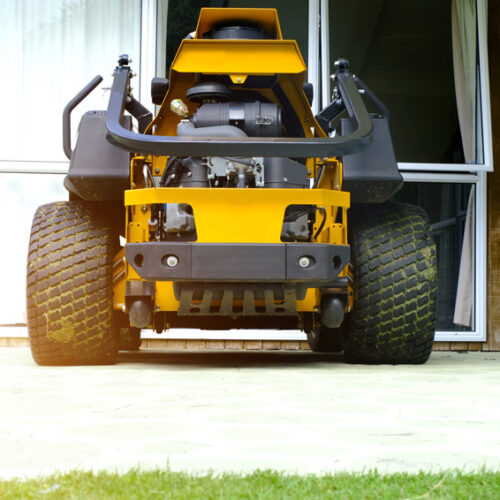How to Drive a Zero-Turn Mower: A Beginner's Guide